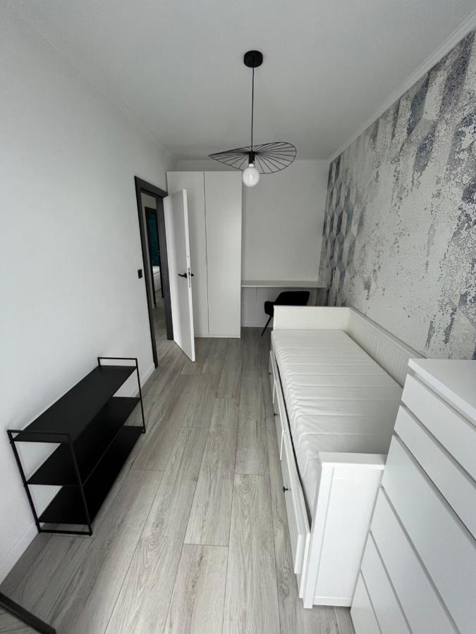 Ferienwohnung Trzy Pokoje Mieszkanie W Nowej Dzielnicy Wroclawia Exterior foto